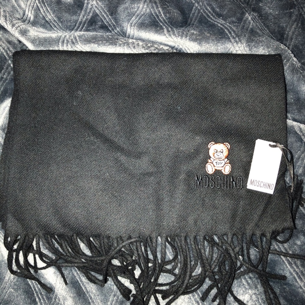 Moschino scarf